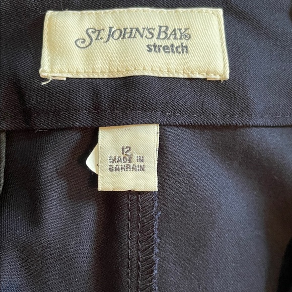 NWT sz 12 Women’s St. John’s Bay bi-stretch navy wide leg/flare/bootcut pants - Picture 4 of 12